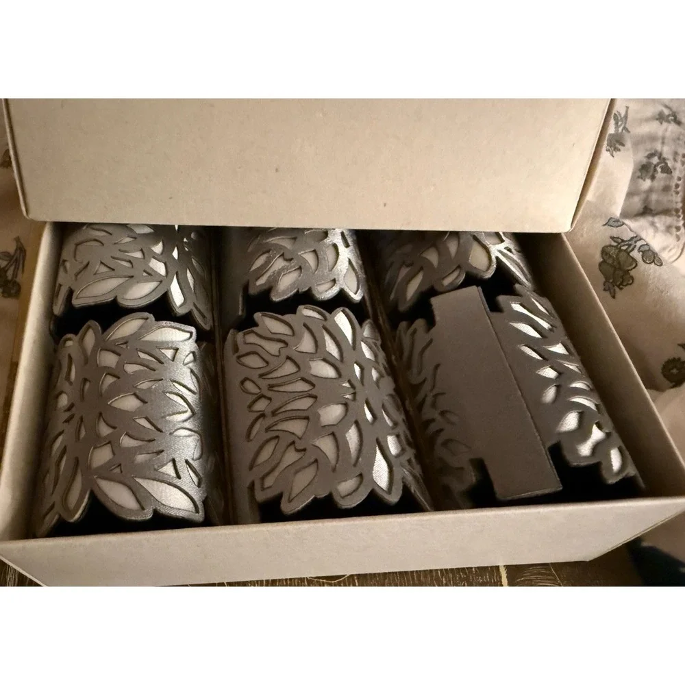 Mijal Gleiser Sea Flower Napkin Rings Silver-Grey NIB Designer Tableware